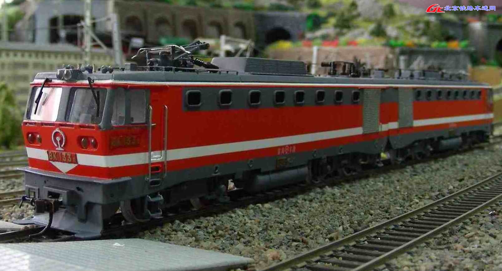 8K