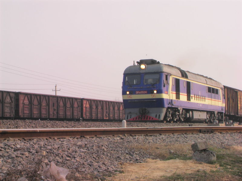 东风8B5524.jpg
