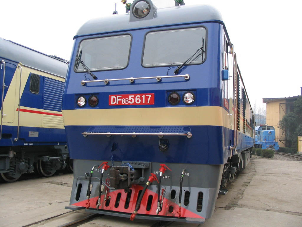 DF8B_5617武沁铁路-1.jpg