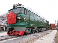 今晨丰台机务段一景~新吊装到位的DF4B1893#