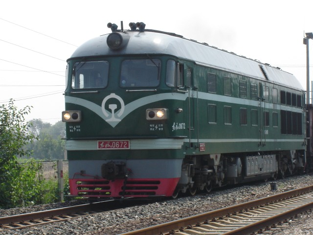 东风4-0672.jpg